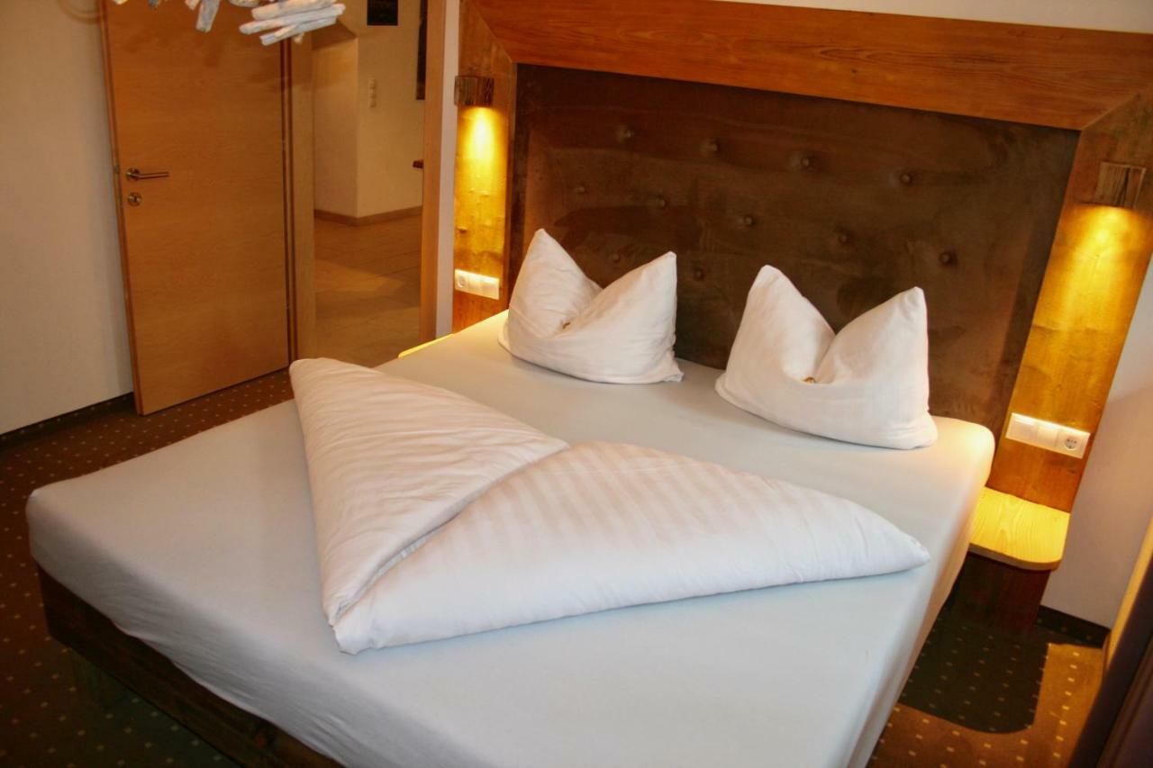 Appartements "Da Zillertaler Und Die Geigerin" Mayrhofen Exteriör bild